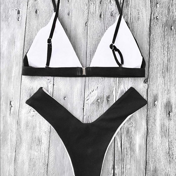 High-waisted, Cheeky  Ribbed Bikini Thong - Picture 2 of 3